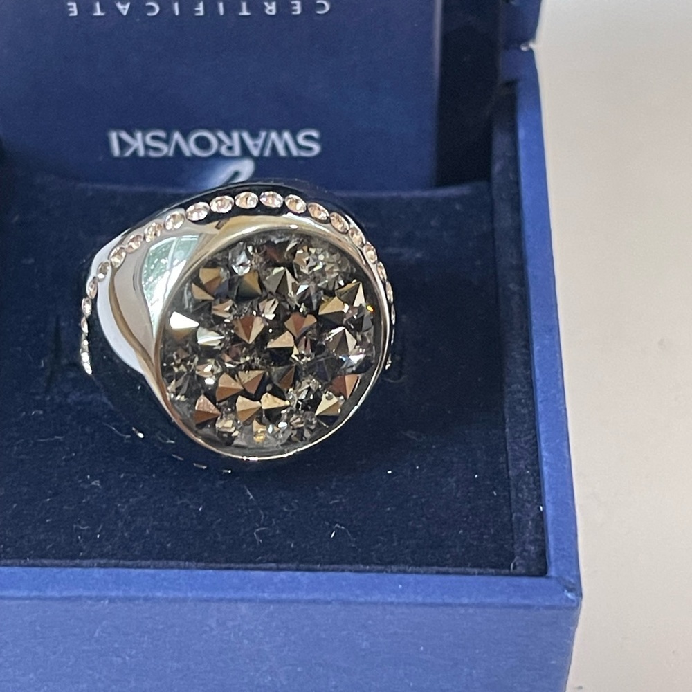Swarovski round sphere ring, size 7,NEW in box - Picture 6 of 6